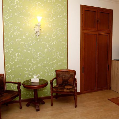 Azoyan Guest House Yerevan Room photo