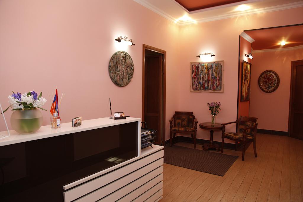 Azoyan Guest House Yerevan Exterior photo